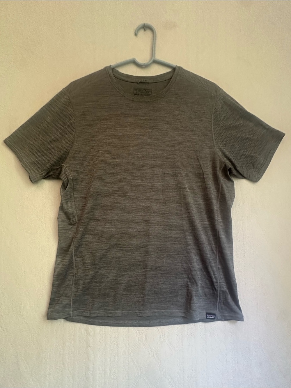 Patagonia Men's Cool Capilene Lightweight Short Sleeve Tee Top Heather Gray Sz L